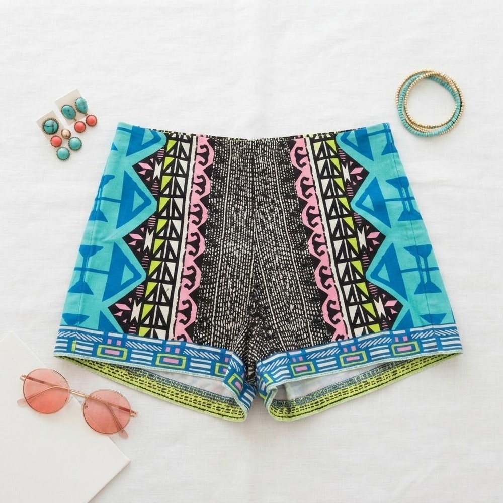 Flying Tomato Shorts Womens Large Multi Color Geometric Tribal Festival IP5511